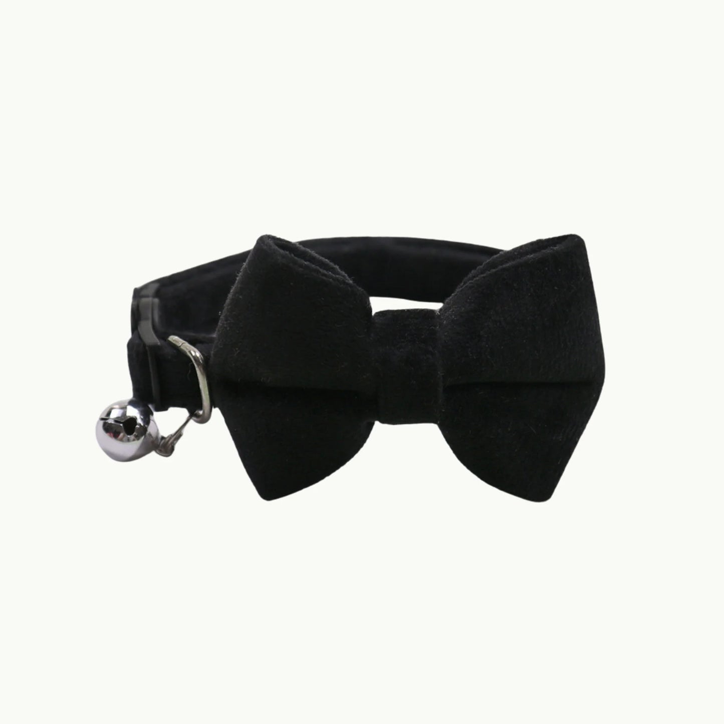 Black VelvetBow cat collar with classic bow design
